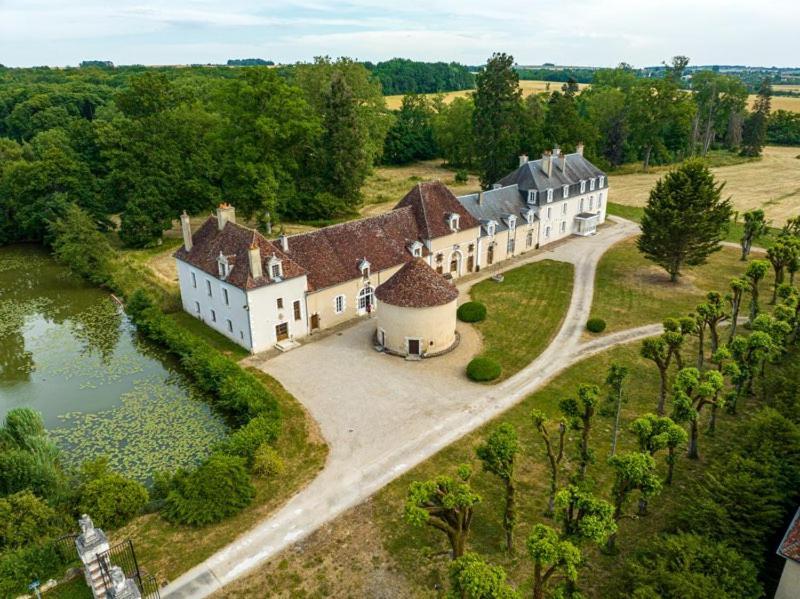 Chateau De Villefargeau Extérieur photo